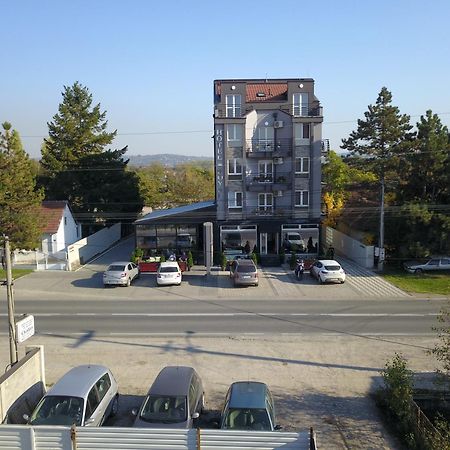 Hostel Royal Obrenovac  Zewnętrze zdjęcie