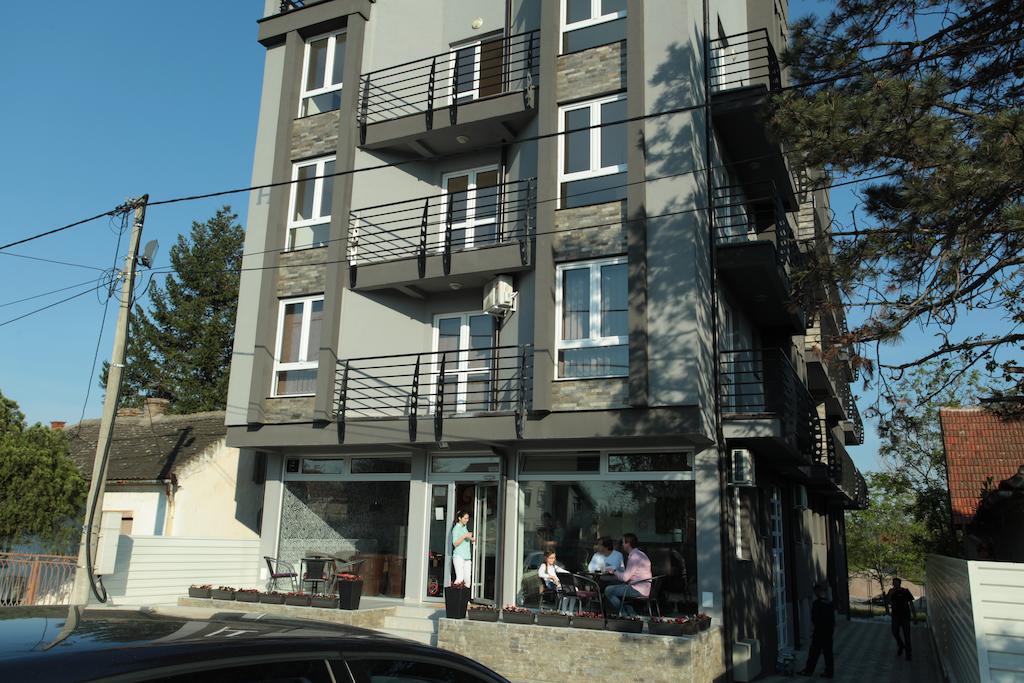 Hostel Royal Obrenovac  Zewnętrze zdjęcie