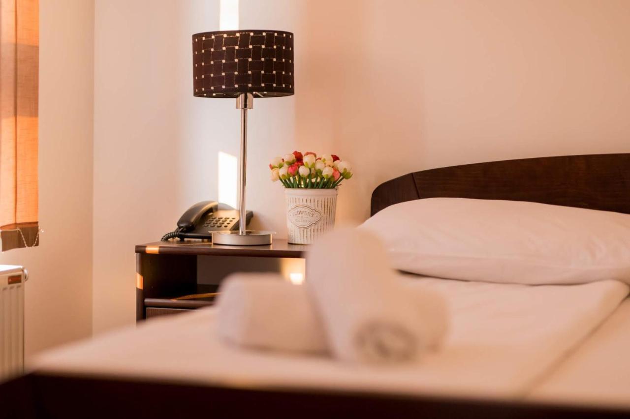 Hostel Royal Obrenovac  Zewnętrze zdjęcie
