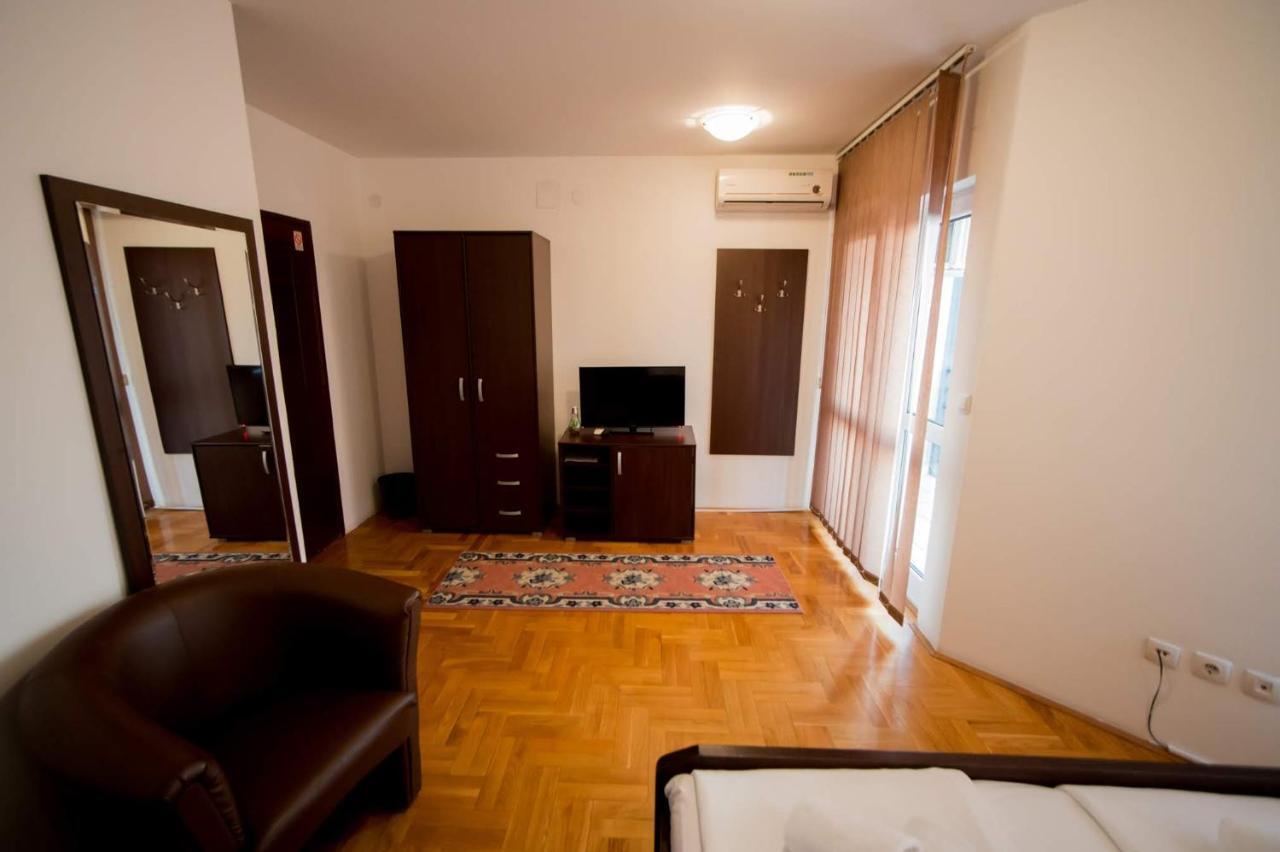 Hostel Royal Obrenovac  Zewnętrze zdjęcie