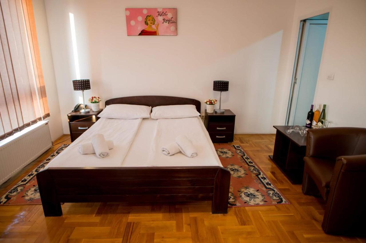 Hostel Royal Obrenovac  Zewnętrze zdjęcie