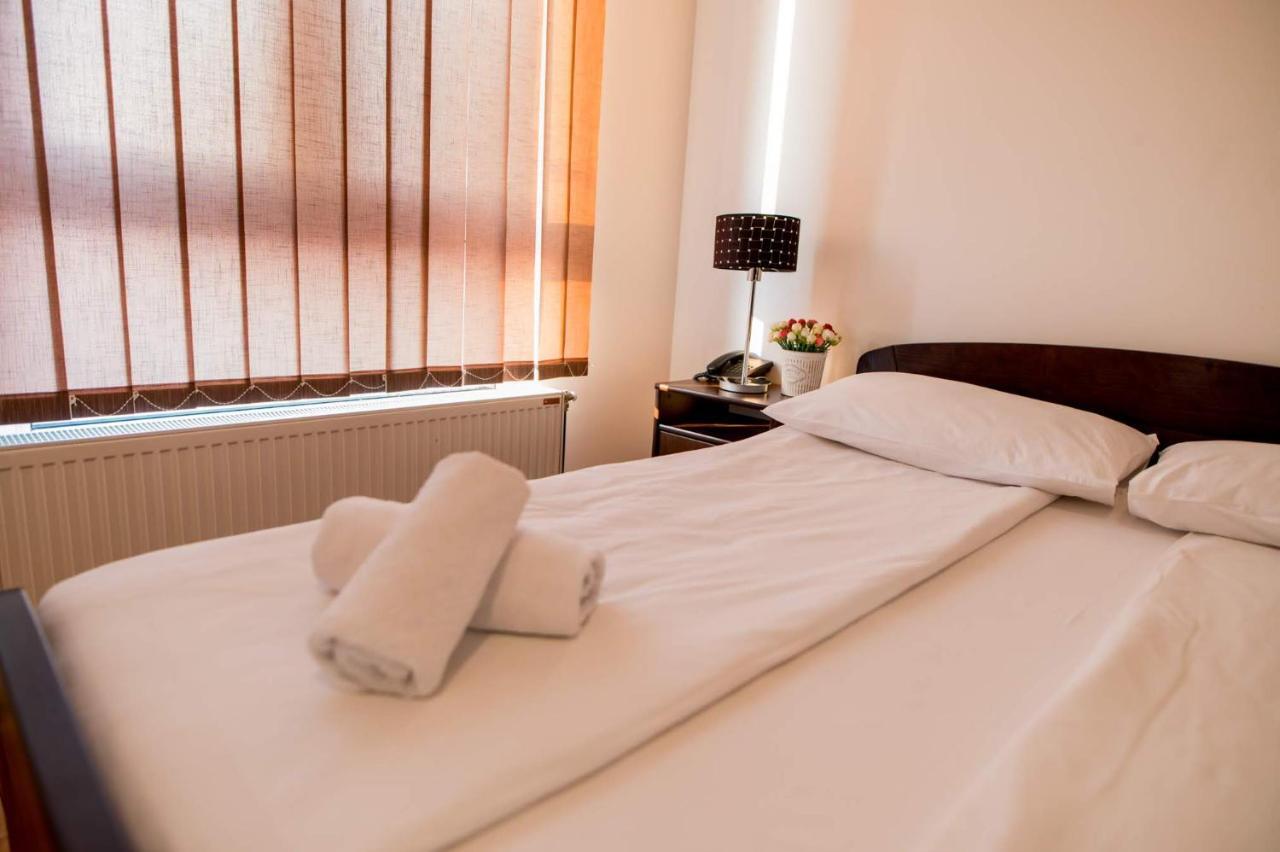 Hostel Royal Obrenovac  Zewnętrze zdjęcie